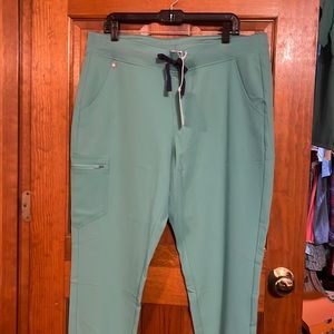 Brand new surgical green figs joggers XL TALL